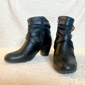 Black Levity Boots, Size 9